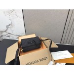 ¥420 【LV】⭐135⭐V7⭐ 尺寸：18 x 12CM ming