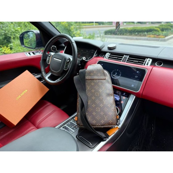 ¥455 【LV】⭐9I8⭐37⭐尺寸：20x31x10CM 凯撒