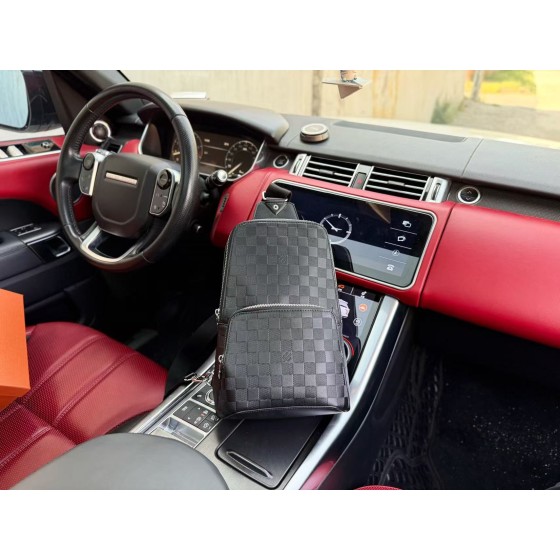 ¥450 【LV】⭐73⭐J82⭐尺寸：20x31x10CM 凯撒