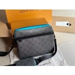 ¥480【LV】⭐67⭐b5⭐尺寸：25×18.5×7CM 雪