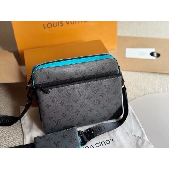 ¥480【LV】⭐67⭐b5⭐尺寸：25×18.5×7CM 雪