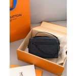 ¥460 【LV】⭐65⭐b7⭐ 尺寸：18×13CM 雪