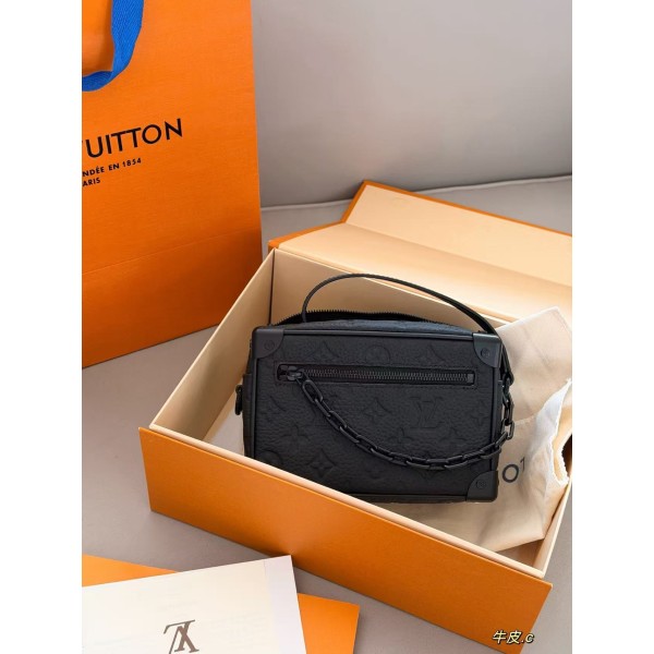 ¥460 【LV】⭐65⭐b7⭐ 尺寸：18×13CM 雪