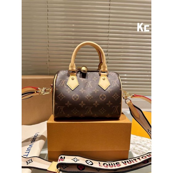 ¥580 【LV】⭐⭐M459⭐57 长20cm 宽12cm 高13cm 张
