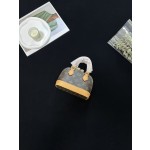 ¥520 【LV】⭐⭐M827⭐17