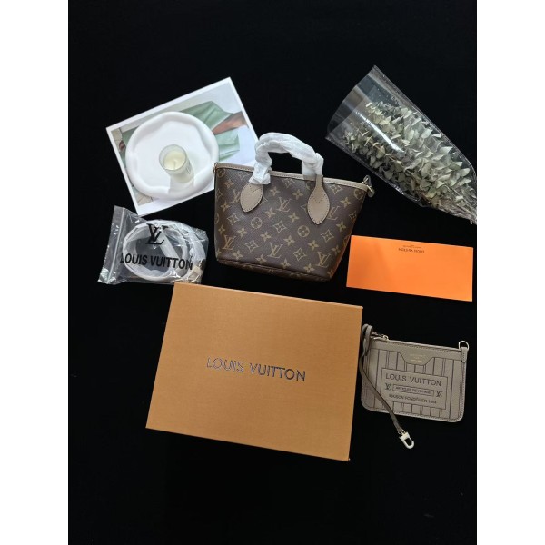 ¥860 【LV】M⭐12109  尺寸24*10*17 半厂