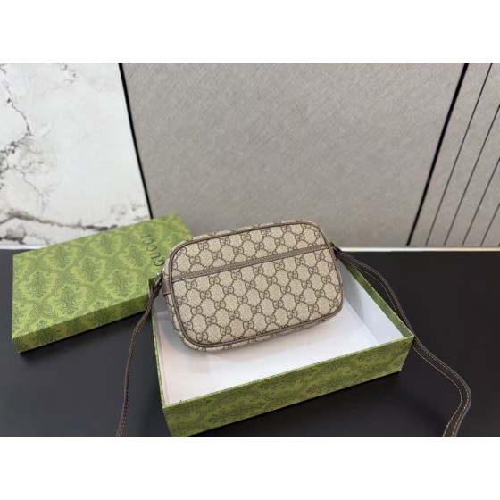 ¥480【GUCCI】 ⭐53Q⭐WWQ2⭐ 尺寸：23 x 13CM ming
