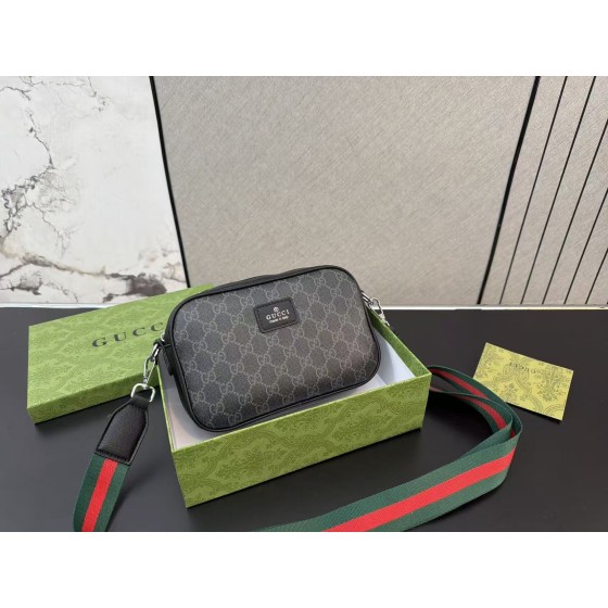 ¥455 【GUCCI】⭐4AQX⭐555⭐  尺寸：13 x 22CM ming