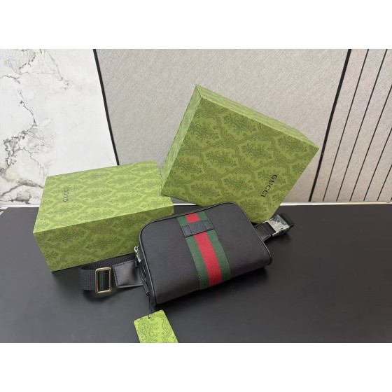 ¥460 【GUCCI】⭐SS56⭐Ya9⭐ 尺寸：13 x 23 CM ming