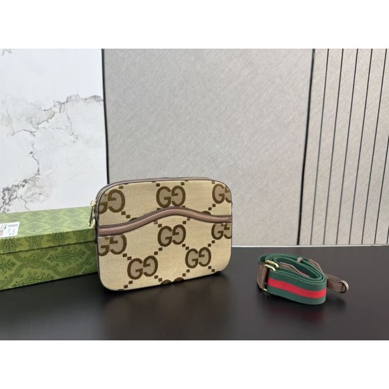 ¥480【GUCCI】 ⭐RF6⭐78I⭐尺寸：26 x 20 CM ming