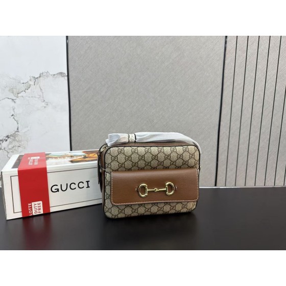 ¥480【GUCCI】 ⭐298⭐R10⭐尺寸：23 x 17CM ming