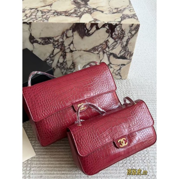 ¥820.00-840.00 【CHANEL】⭐ESDC⭐85yY⭐  尺寸：40×25CM 34×18CM vc