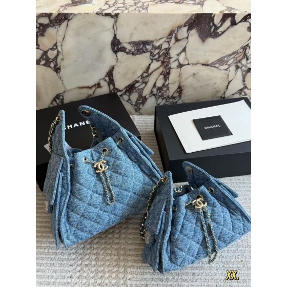 ¥660.00-690.00 【CHANEL】⭐67Y⭐Cuo⭐ 尺寸：22×15CM 26×20CM vc