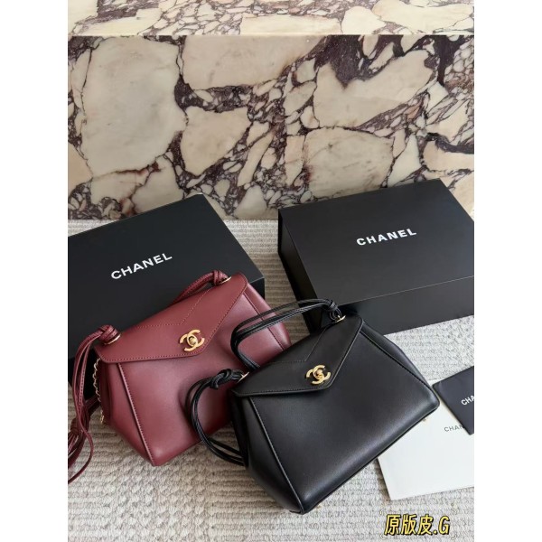 ¥590【CHANEL】 ⭐5HBU⭐457U⭐ 尺寸：22×17CM vc