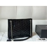 ¥580【YSL】 ⭐⭐5779⭐99  尺寸长33cm 宽11.5cm 高27cm 小2哥