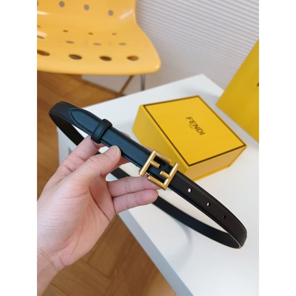 ¥385 【FENDI】⭐⭐8C064⭐8A