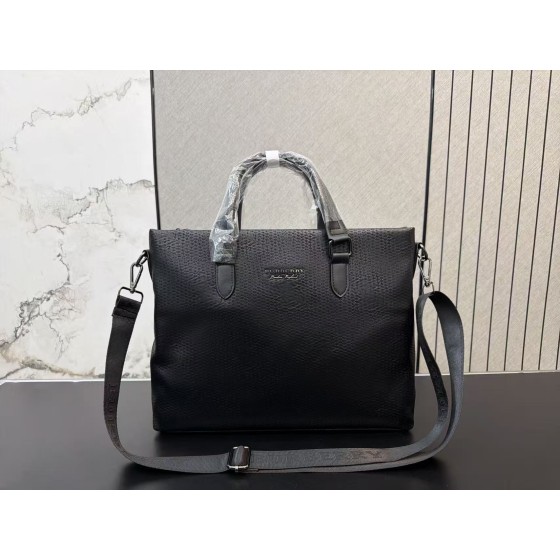 ¥680 【Burberry】⭐V98U⭐65⭐ 尺寸： 28 x 38 CM ming