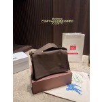¥620【Burberry】 ⭐⭐834⭐451 尺寸25*17 斯美斯