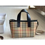 ¥480 【Burberry】⭐⭐782⭐61 尺寸25*18.斯美斯