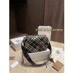 ¥580 【Burberry】⭐⭐021⭐1 长25cm 宽12cm 高18cm 斯美斯