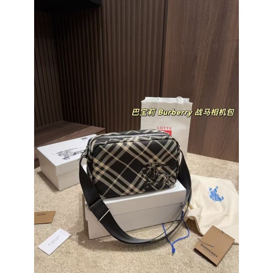 ¥580 【Burberry】⭐⭐021⭐1 长25cm 宽12cm 高18cm 斯美斯