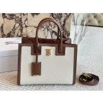 ¥680 【Burberry】⭐⭐857⭐21 尺寸27*20 斯美斯