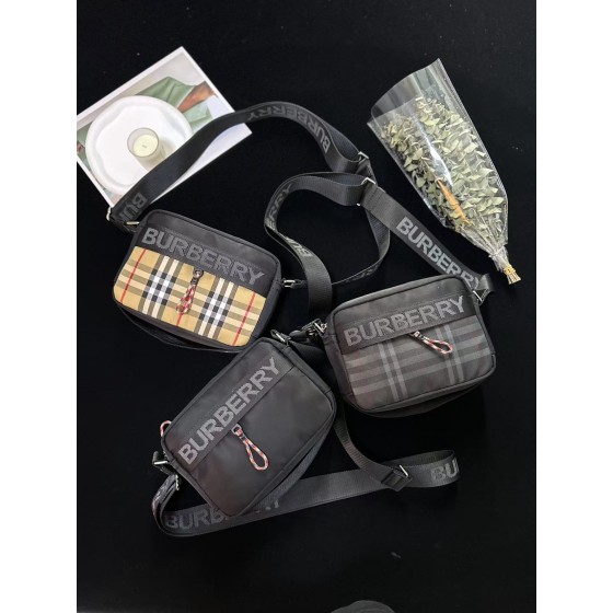 /·¥420【Burberry】 ⭐⭐8025⭐668 尺寸22 * 11 * 16.5CM 小李