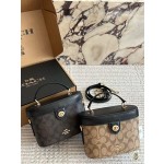 ¥520 【Coach】⭐43EE7⭐6⭐ 尺寸：19×13CM vc