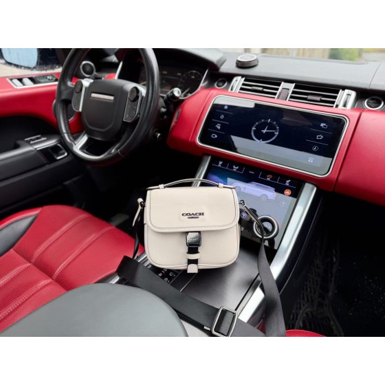 ¥530 【Coach】⭐302Q⭐25a⭐ 尺寸：17x15x9CM 凯撒