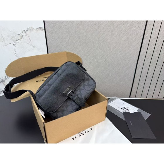 ¥530 【Coach】⭐b7P9⭐g7u⭐ 尺寸：17 x 22CM ming
