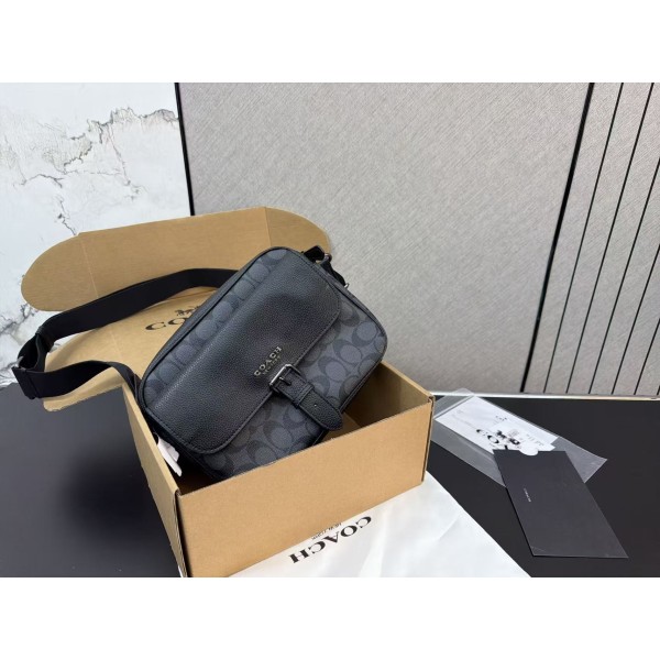 ¥530 【Coach】⭐b7P9⭐g7u⭐ 尺寸：17 x 22CM ming