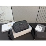 ¥510【Coach】 ⭐hY66⭐E1⭐ 尺寸：13 x 22CM ming