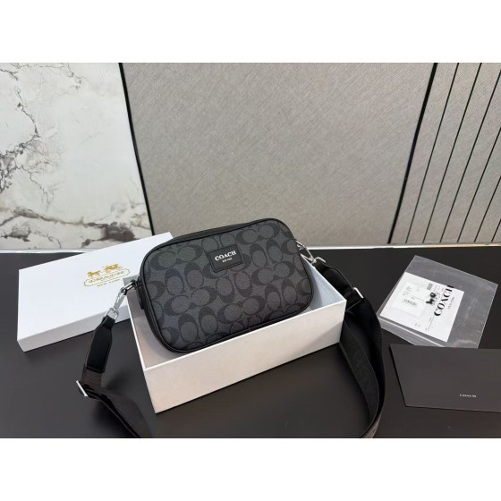 ¥510【Coach】 ⭐hY66⭐E1⭐ 尺寸：13 x 22CM ming