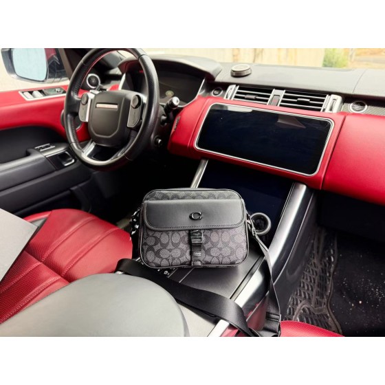 ¥530【Coach】 ⭐r21t⭐19⭐ 尺寸：23x16x7CM 凯撒