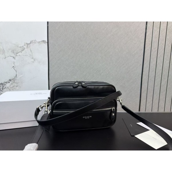 ¥560【Coach】 ⭐2001⭐E4⭐  尺寸：18 x 24CM ming