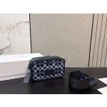 ¥520【Coach】 ⭐0182⭐EWN8⭐  尺寸：12 x 20 CM ming