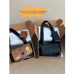 ¥540 【Coach】⭐6g⭐93⭐ 尺寸：21.5×12CM 雪