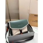 ¥560【Coach】 ⭐54⭐j7⭐ 尺寸：30×22.5×7CM 雪