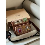 ¥580【Coach】 ⭐64⭐4s⭐ 尺寸：23×13CM 雪