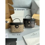 ¥520 【Coach】⭐⭐782⭐77- 尺寸长19.5cm 宽9cm 高13cm 美子