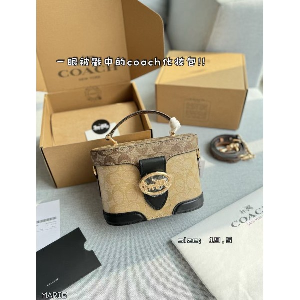 ¥520【Coach】 ⭐⭐550⭐4-  尺寸 19.5×14 美子