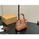 ¥680【Coach】 ⭐⭐19-I⭐M 尺寸25*19 美子