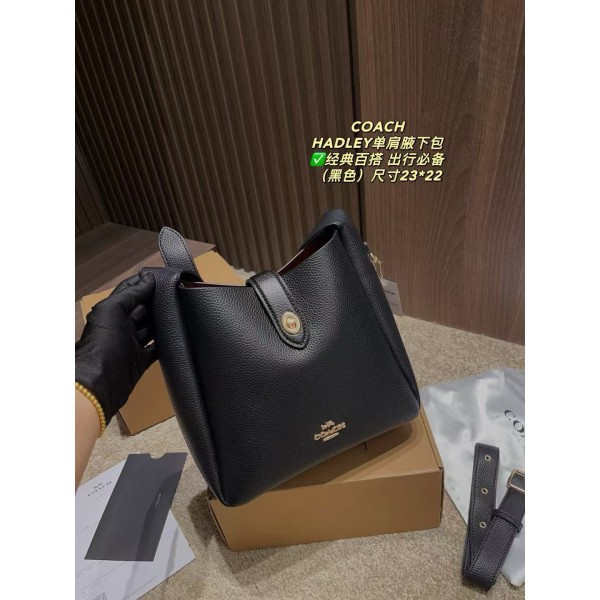 ¥560 【Coach】⭐⭐CAL⭐60  尺寸 长25cm 宽8.5cm 高24cm 美子