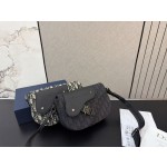 ¥560 【Dior】⭐311SZ⭐zz6⭐ ming 尺寸：18 x 24CM ming