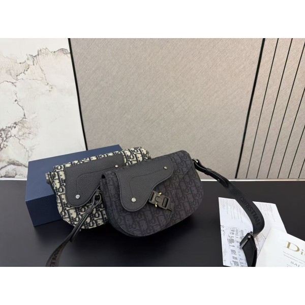 ¥560 【Dior】⭐311SZ⭐zz6⭐ ming 尺寸：18 x 24CM ming