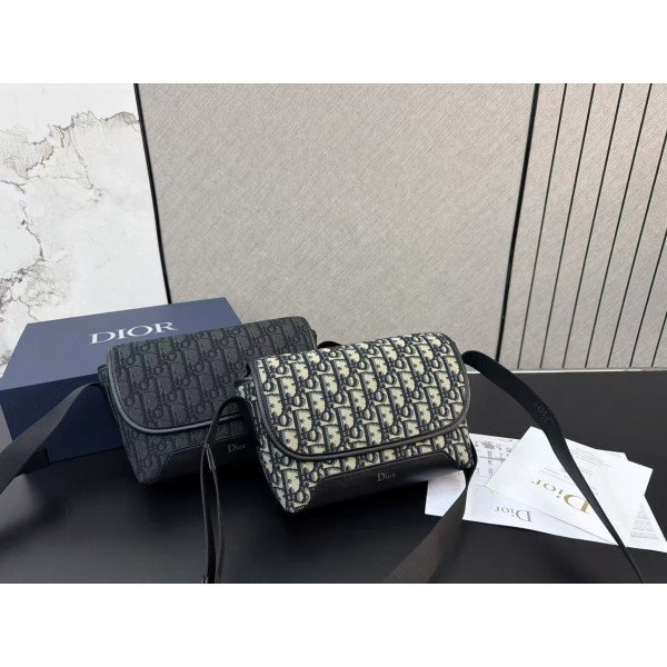 ¥570 【Dior】⭐5A69⭐76⭐ ming 尺寸：17 x 20CM ming
