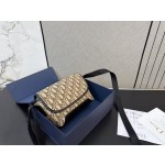 ¥570【Dior】 ⭐659⭐B7U⭐ ming 尺寸：17 x 20CM ming