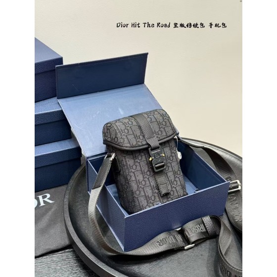 ¥550 【Dior】⭐ s6⭐ 93⭐ LX 尺寸: 12.5 x 19 x 6.5CM LX