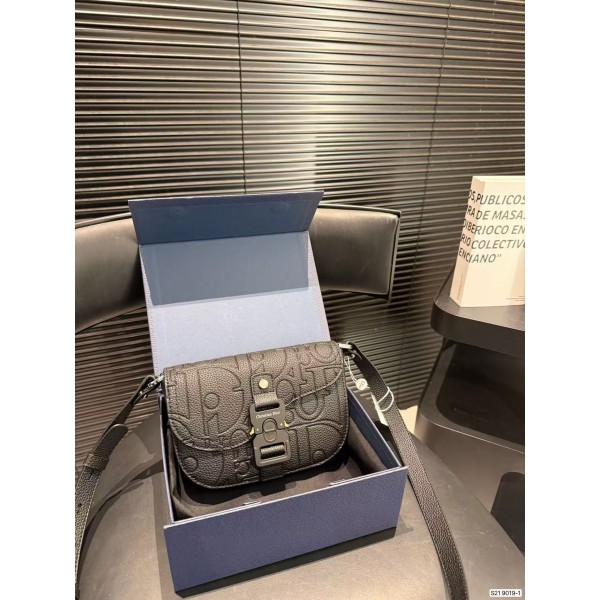 ¥560 【Dior】⭐e6⭐76⭐ LX 尺寸：20×14CM LX