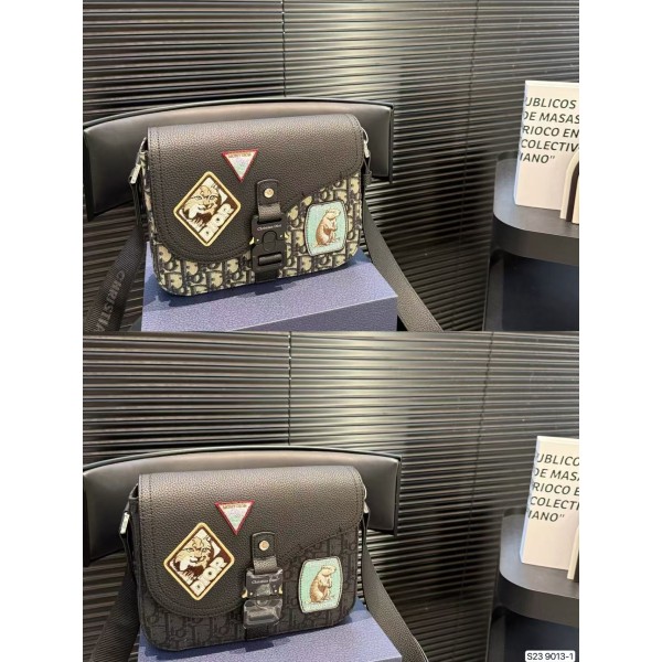 ¥590【Dior】 ⭐d1⭐43⭐ LX 尺寸：23×18CM LX
